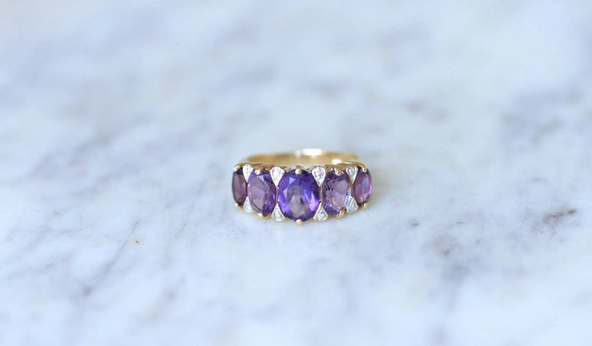 Bague Bague jarretière améthystes et diamants 58 Facettes