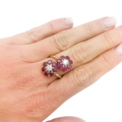 Bague 54 Bague fleurettes en or jaune, diamants et rubis. 58 Facettes 31310