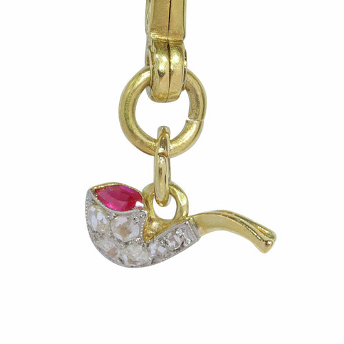 Pendentif Délice déco : un savoir-faire exquis dans un charme de pipe à fumer 58 Facettes 24030-0369