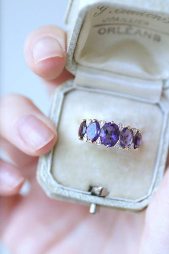 Bague Bague jarretière améthystes et diamants 58 Facettes