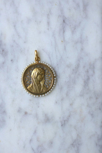 Pendentif Médaille ancienne Vierge Marie or et perles fines 58 Facettes
