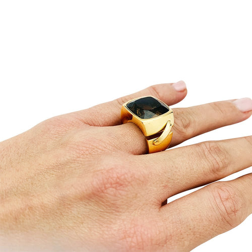Bague 49 Bague chevalière Chaumet, "Lien", or jaune, quartz fumé. 58 Facettes 30844