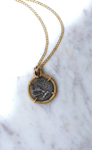 Collier Sautoir grenat et pièce romaine Déesse Diane 58 Facettes