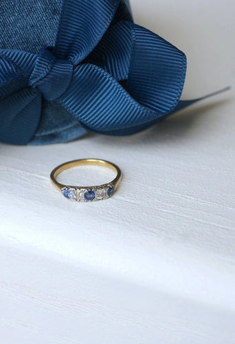 Bague Bague jarretière saphirs et diamants 58 Facettes