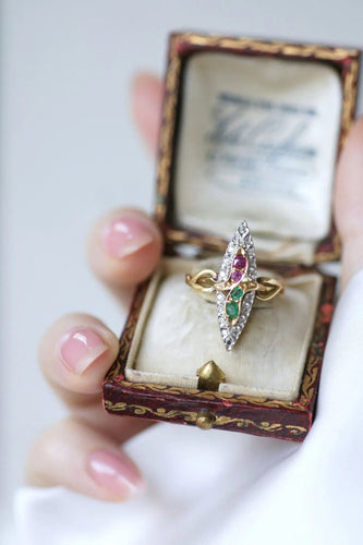Bague Bague marquise serpent émeraudes, rubis, et diamants 58 Facettes
