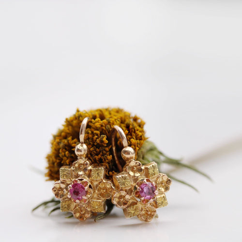 Boucles d'oreilles Dormeuses anciennes 2 ors rubis 58 Facettes 22-576