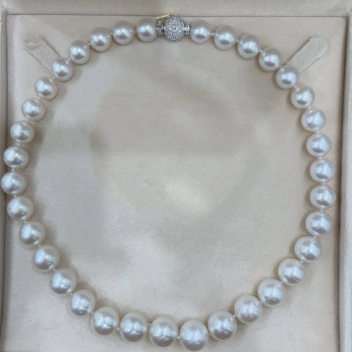 Collier Collier de diamants et perles blanches d'Australie 58 Facettes