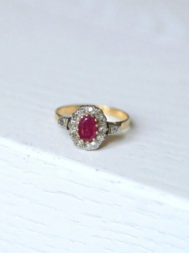 Bague de fiançailles rubis entourage diamants 58 Facettes