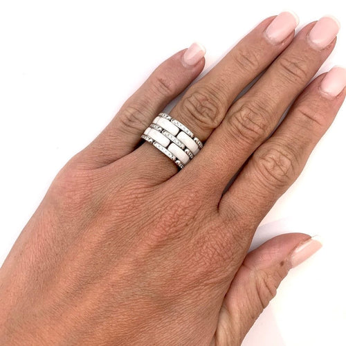 Bague 58 Bague Chanel, "Ultra", or blanc, céramique blanche et diamants. 58 Facettes 32716