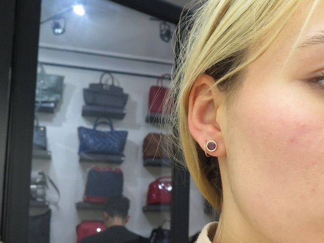Boucles d'oreilles boucles d'oreilles POIRAY puces lolita rhodolite or 18k 58 Facettes 255878