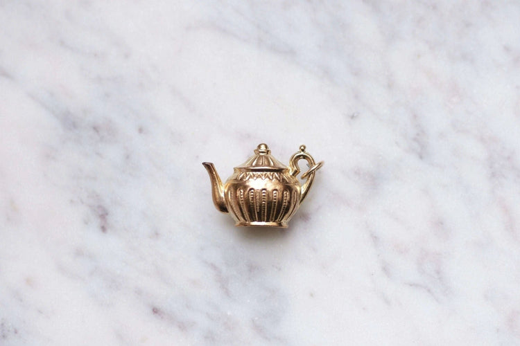 Pendentif Pendentif vintage théière en or jaune 58 Facettes
