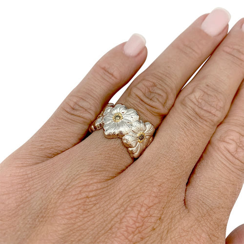 Bague 50 Bague Buccellati, "Blossoms Gardenia", argent, or jaune, diamants bruns. 58 Facettes 31618