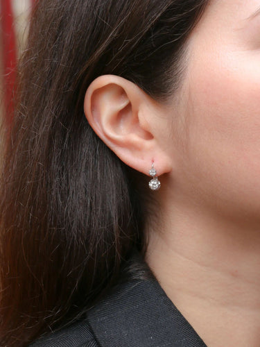 Boucles d'oreilles Boucles d'oreilles dormeuses Or blanc Diamants 58 Facettes J265