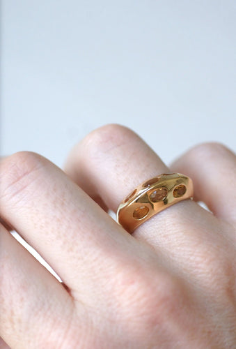 Bague 53.5 Bague jonc pyramidale or et citrines 58 Facettes