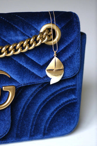 Pendentif Pendentif voilier dent de requin sur or 58 Facettes