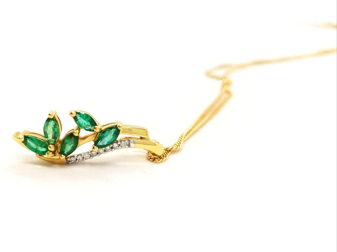 Collier Collier Chaîne + pendentif Or jaune Emeraude 58 Facettes 06591CD