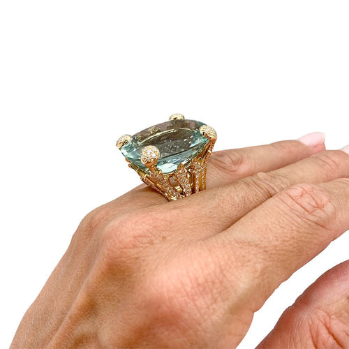 Bague 53 Bague Christian Dior, "Miss Dior", en or jaune, béryl vert et diamants. 58 Facettes 31775