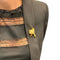 Broche Broche Mauboussin "Chat" en or jaune, corail, diamants et émeraudes. 58 Facettes 31757