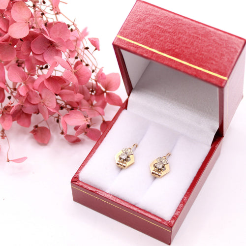 Boucles d'oreilles Dormeuses Art Déco Motif Hexagonal 58 Facettes