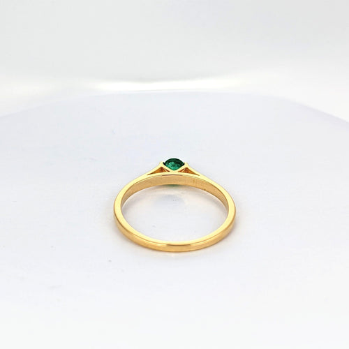 Bague Bague en or jaune et Emeraude 58 Facettes 21153
