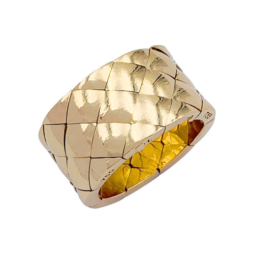 Bague 55 Bague Chanel, Matelassé, or jaune. 58 Facettes 32480
