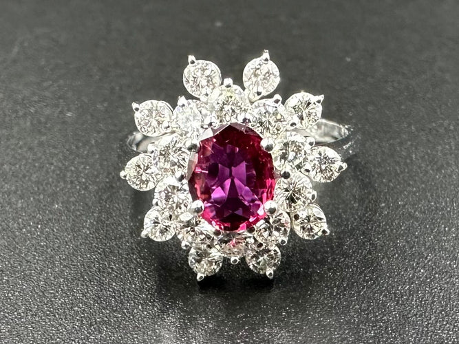 Bague 54 BUCHERER. Bague vintage or blanc, rubis et diamants 58 Facettes