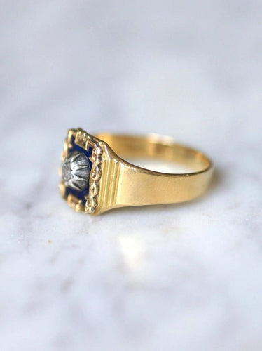 Bague Bague chevalière ancienne en or jaune et diamant sur émail bleu 58 Facettes