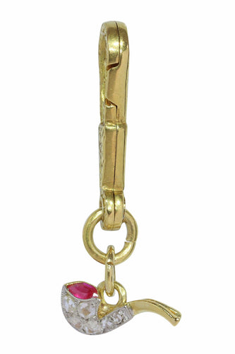 Pendentif Délice déco : un savoir-faire exquis dans un charme de pipe à fumer 58 Facettes 24030-0369