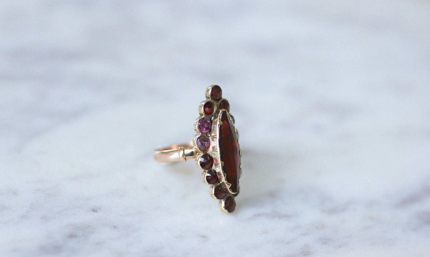 Bague Grande bague marquise grenats 58 Facettes