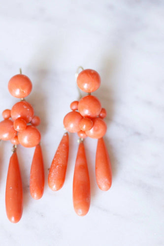 Boucles d'oreilles Boucles d'oreilles girandoles anciennes en or et goutte de corail 58 Facettes