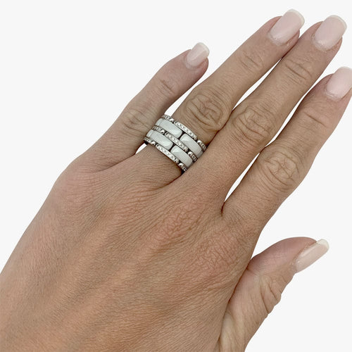 Bague 58 Bague Chanel, "Ultra", or blanc, céramique blanche et diamants. 58 Facettes 32716