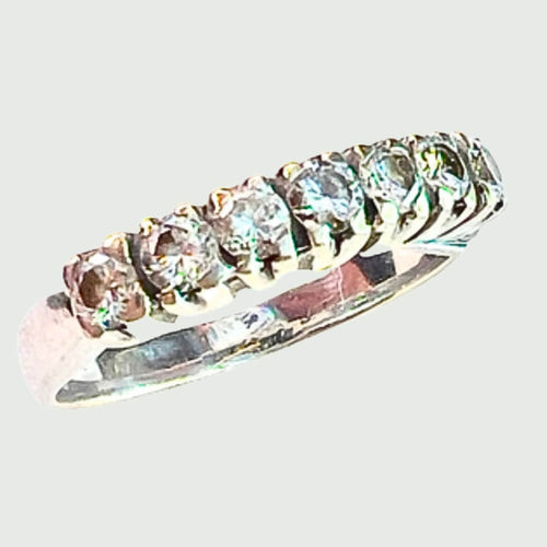 Bague Bague bandeau au design contemporain en or 18 ct avec diamants 58 Facettes Q776A