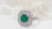 Bague 54.5 Bague en or blanc sertie d'une émeraude et diamants 58 Facettes F4947