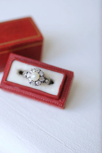 Bague Bague marguerite diamants et perle 58 Facettes