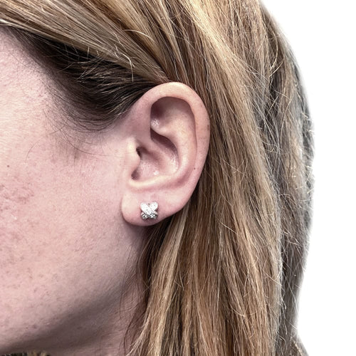 Boucles d'oreilles Boucles d'oreilles Chaumet, Liens, or blanc et diamants. 58 Facettes 31659