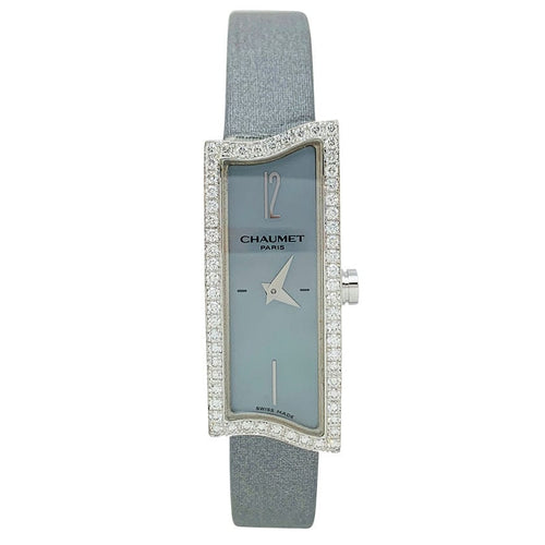Montre Montre Chaumet "Frisson" en or blanc, diamants et nacre. 58 Facettes 31582