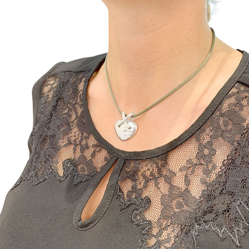 Pendentif Pendentif coeur Chaumet, "Liens", or blanc et diamants. 58 Facettes 32970