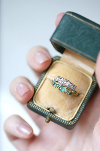 Bague Bague lignes diamants et émeraudes 58 Facettes