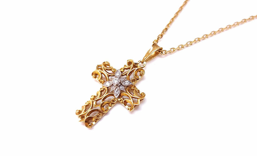 Pendentif Croix ajourée or blanc et diamants 58 Facettes RA-584.1