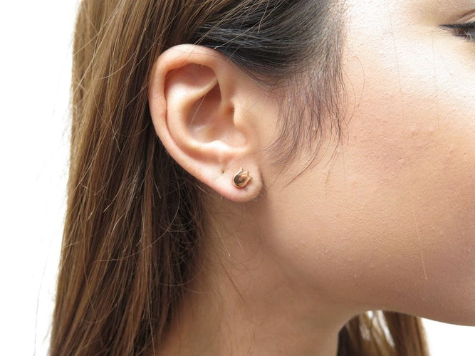 Boucles d'oreilles boucles d'oreilles CARTIER tulipe puce en or rose 18k 58 Facettes 251740