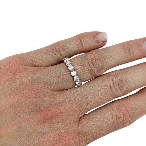 Bague 52 Alliance tour complet or blanc, diamants. 58 Facettes 31323