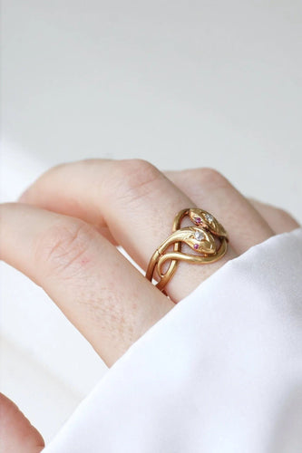 Bague Bague ancienne Serpents enroulés diamants 58 Facettes