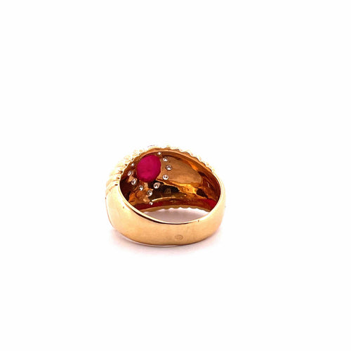Bague Bague vintage en or jaune, rubis cabochon et diamants 58 Facettes
