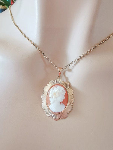 Pendentif Pendentif Camée coquille Or Jaune 58 Facettes AB 1055