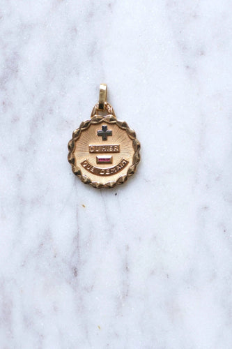 Pendentif Pendentif médaille d'amour Augis en or jaune 58 Facettes