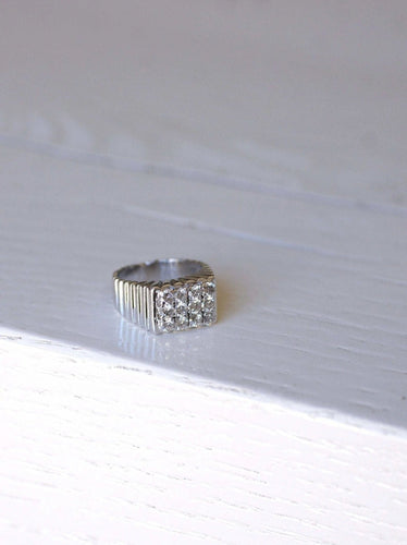 Bague chevalière godrons Art Deco diamants 58 Facettes