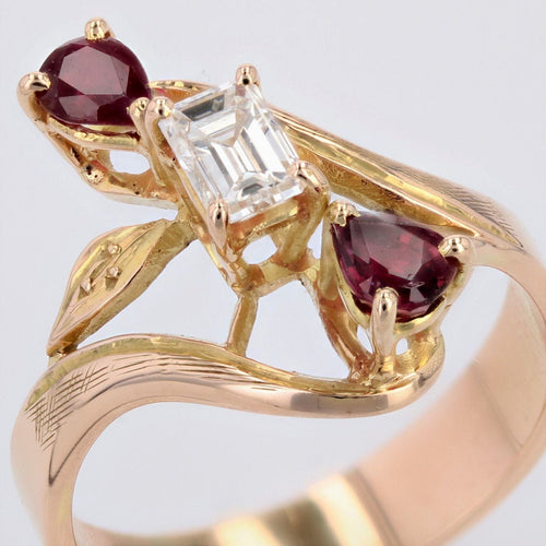 Bague 56 Bague diamant taille baguette et rubis taillés en poire 58 Facettes 22-565