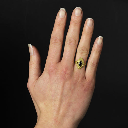 Bague 53 Bague Art Nouveau or jaune mat et saphir 58 Facettes 23-331