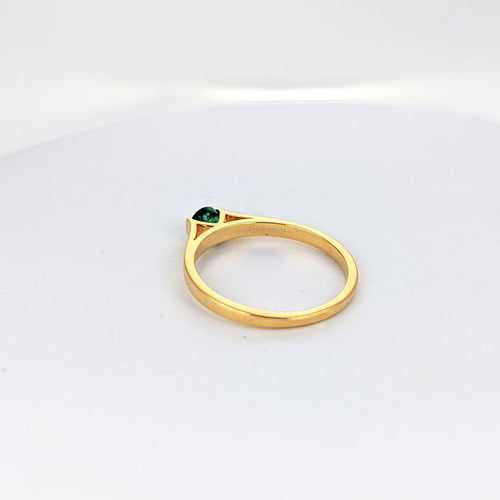Bague Bague en or jaune et Emeraude 58 Facettes 21153