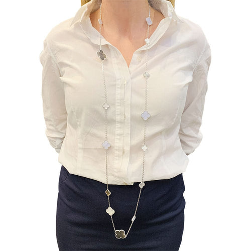 Collier Sautoir Van Cleef & Arpels, "Magic Alhambra", en or blanc, calcédoine et nacre. 58 Facettes 31454